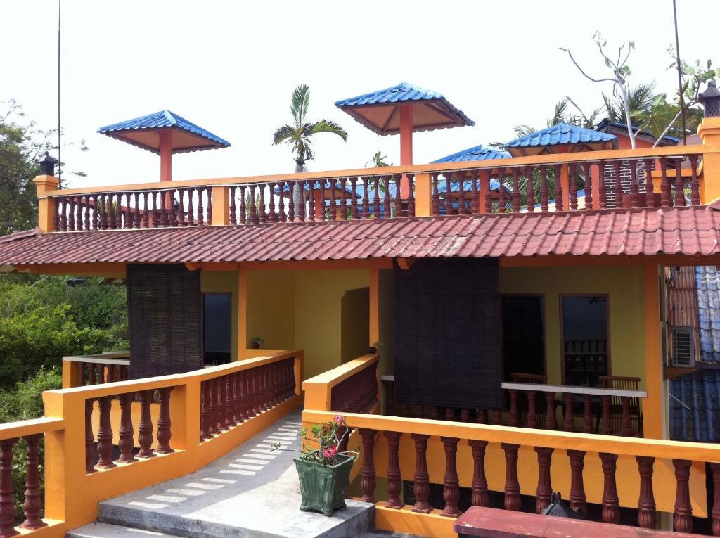 Hotel Adinda Parangtritis Extérieur photo