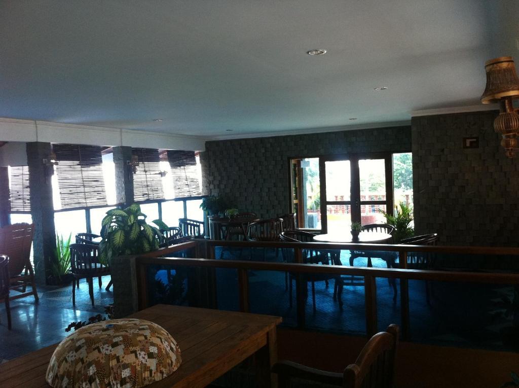 Hotel Adinda Parangtritis Extérieur photo